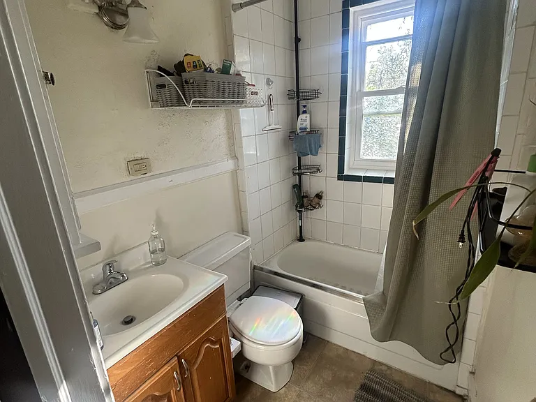 655 N Corona St — Photo 6