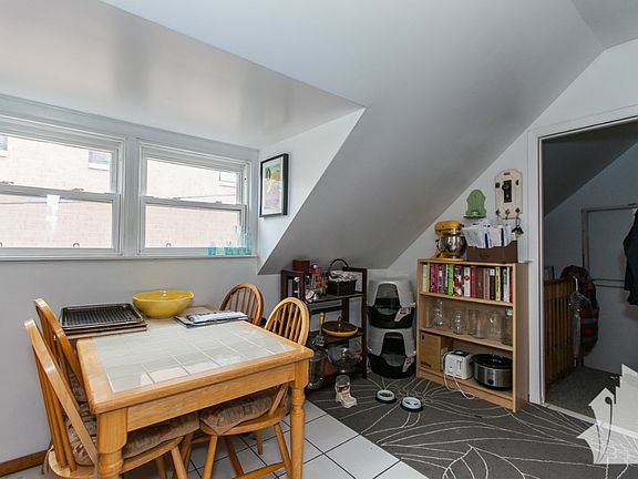 3rd image of 3503 N Hoyne Ave