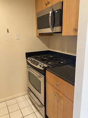 Rented by RELO REDAC INC. | media 15