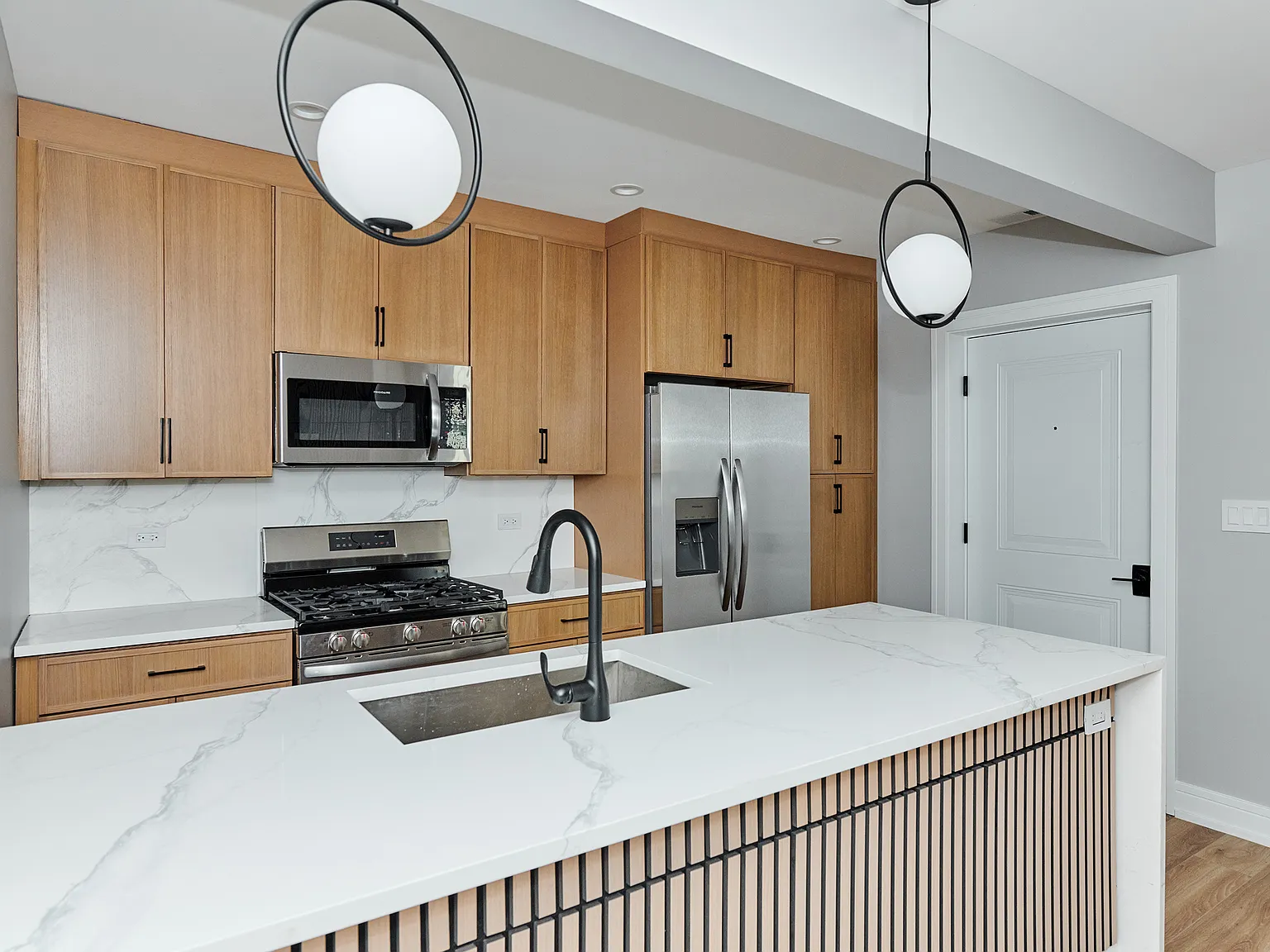 2 bed, $2,350 — Photo 2