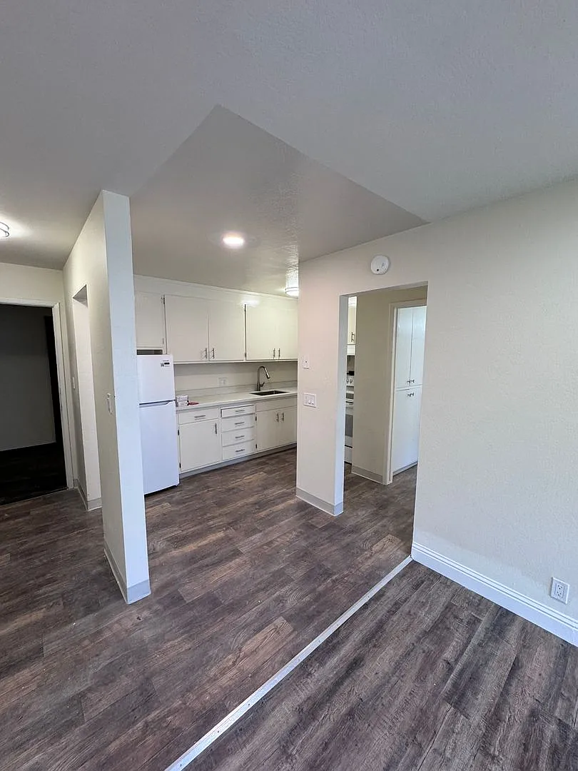 532 Bancroft Avenue — Photo 3