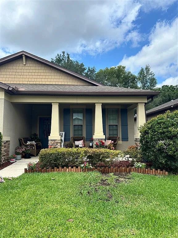 3 bed, 2.0 bath, 1978 sqft, $2,300 — Photo 3