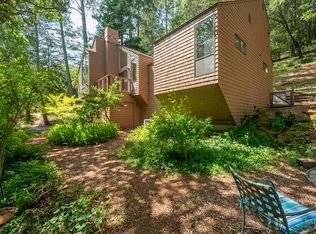 827 Wild Oak Drive, Santa Rosa, CA 95409