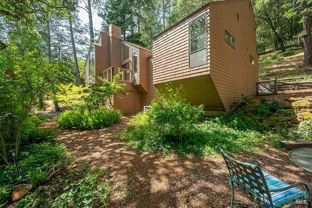 827 Wild Oak Drive photo 1