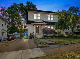 1010 Frederick Ave NW, Grand Rapids, MI