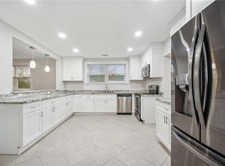 10 Harris Rd, Portsmouth, VA 23702