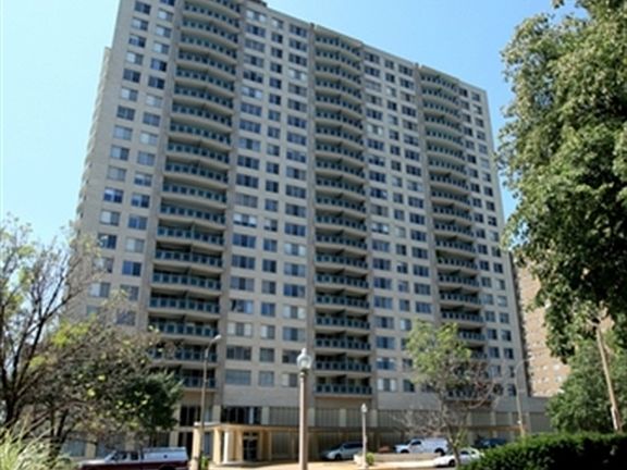 3rd image of 4400 Lindell Blvd APT 07D