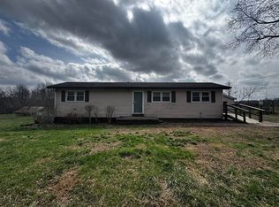 156 E Harmons Ferry Rd, Utica, KY 42376