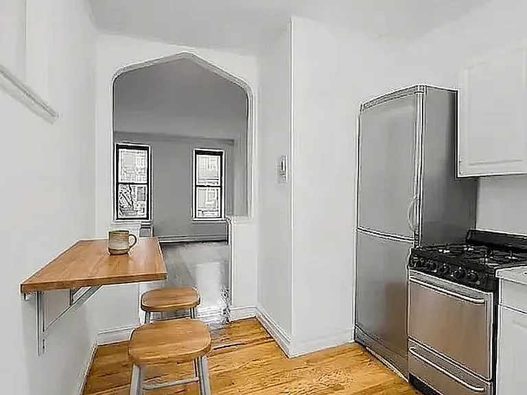 322 E 74th St #3B — Photo 2