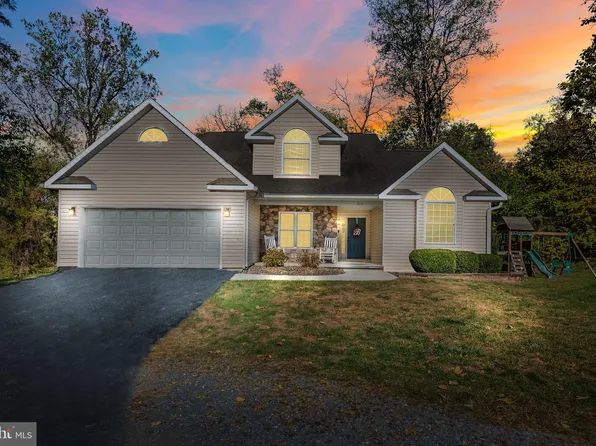 313 Pleasant View Rd, New Cumberland, PA 17070