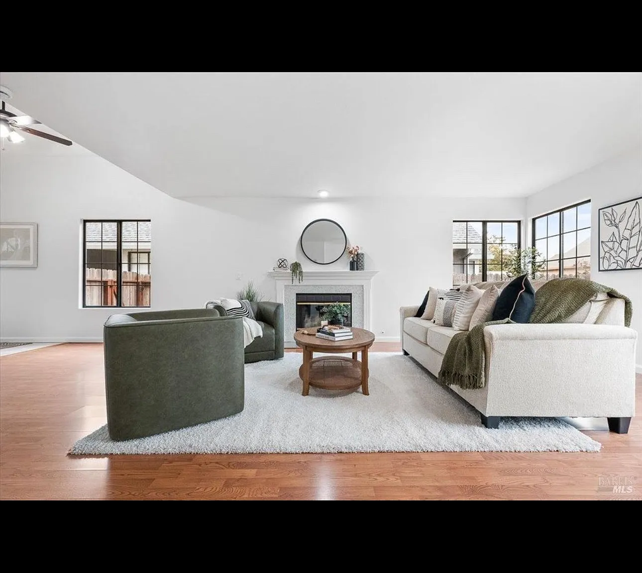 4 bed, 1888 sqft, $4,700 — Photo 2