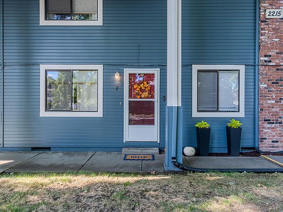 4th image of 2215 Poplar Dr APT 2