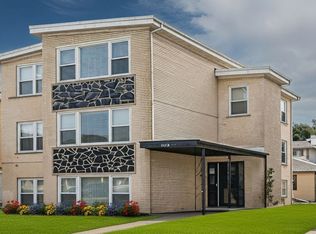 651 Beau Ct, Des Plaines, IL 60016