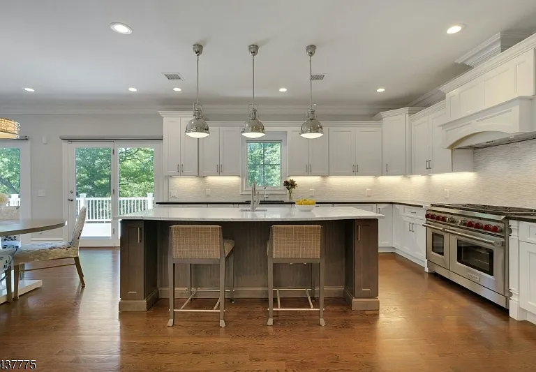 16 Exeter Rd — Photo 15