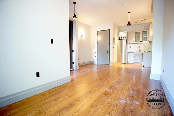 Rented by Lofts and Flats LLC | media 29