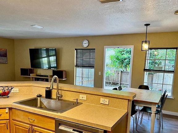 5th image of 5722 SW 85th St