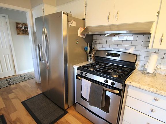 5th image of 549 McIndoe St