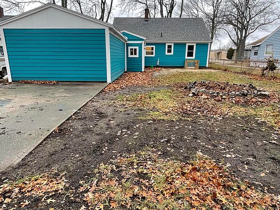 5th image of 2622 Leahy St