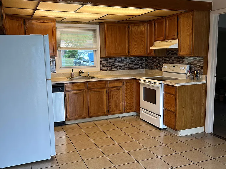 30 Hinsdale Ln — Photo 12