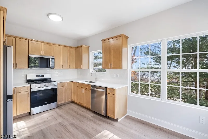 2 bed, 3.5 bath, $3,600 — Photo 3