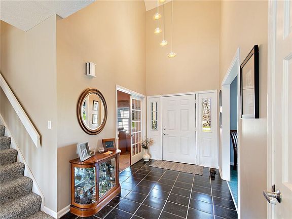 3rd image of 7304 Wellington Ct