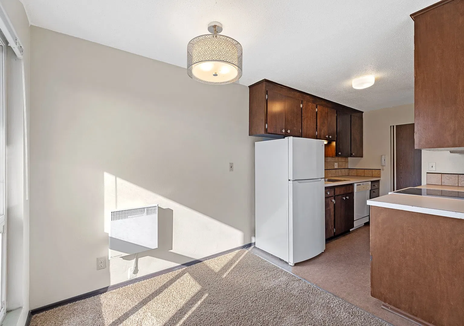 2210 Franklin Ave E (M) Franklin House — Photo 1