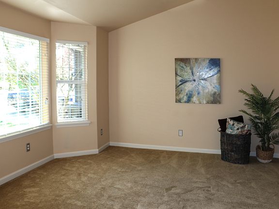 3rd image of 5905 120th St SE