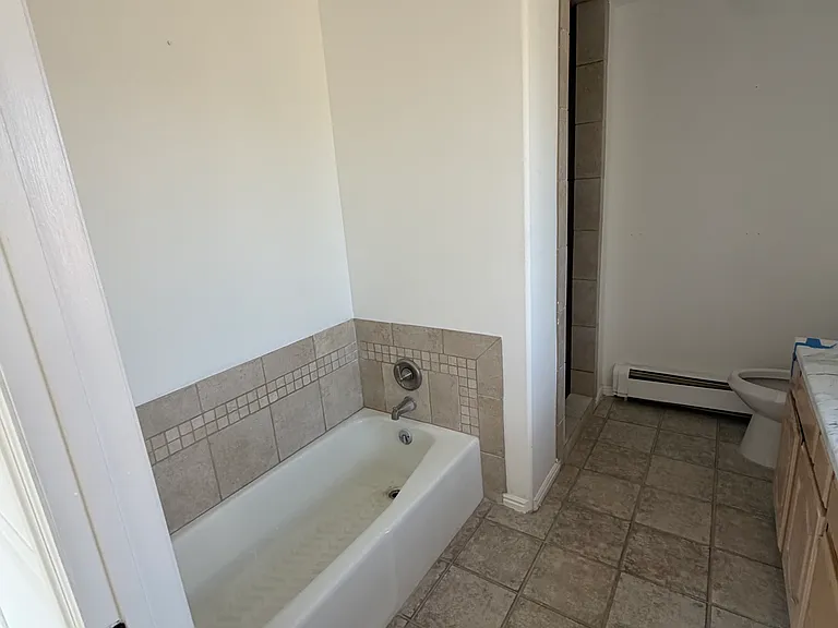 806 Parkway Dr — Photo 10