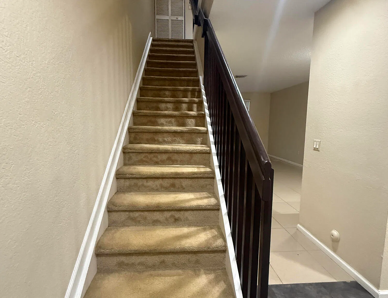 2 bed, 2.5 bath, 1037 sqft, $2,290 — Photo 2