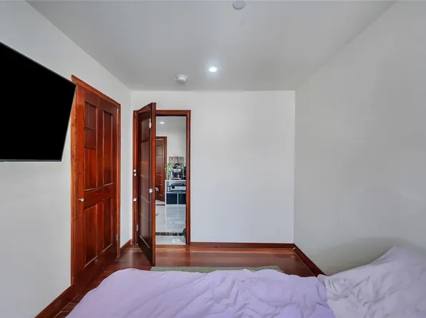 74-25 43rd Avenue image 8 of 20