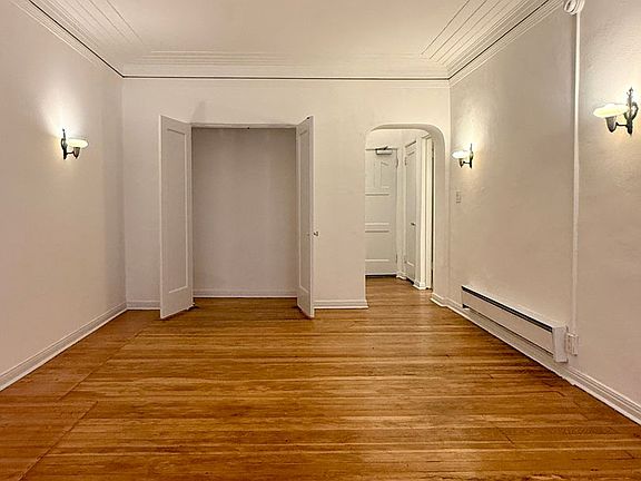 3rd image of 3748 W 9th St #108