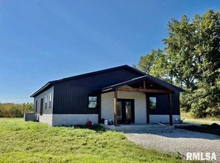 1934 County Road 315 Rd E, Xenia, IL 62899