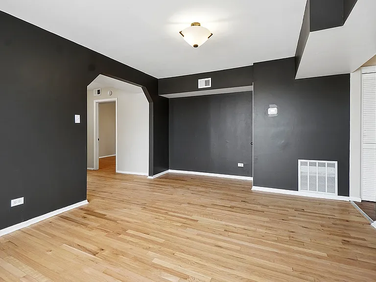 3726 W Montrose Ave #3 — Photo 4
