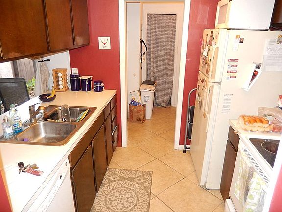 5th image of 104 Westwood Dr