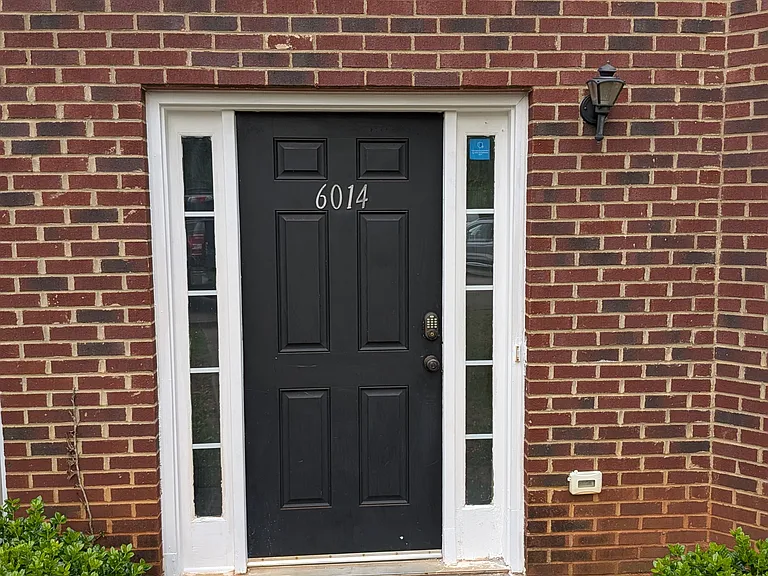 6014 Leeshire Trce — Photo 2