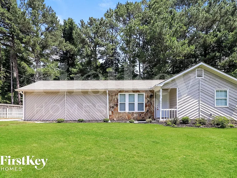 3247 Palomino Dr — Photo 1