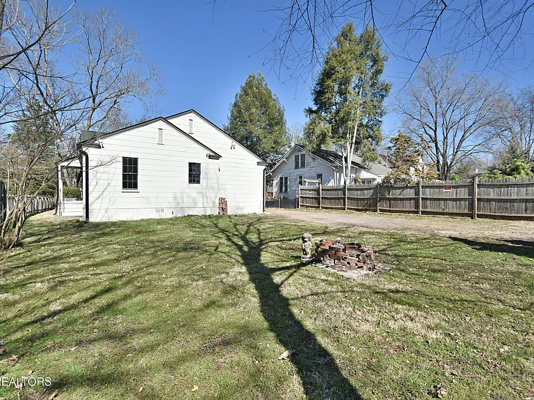 2622 Fairmont Blvd — Photo 22