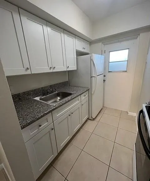 2822 Van Buren St #102 — Photo 1