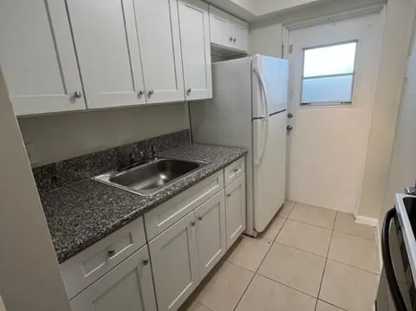 2822 Van Buren St APT 102, Hollywood, FL 33020