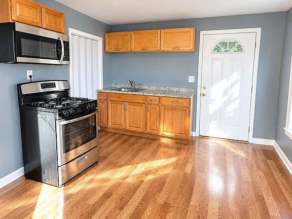 2nd image of 181 Derby Ave APT 2