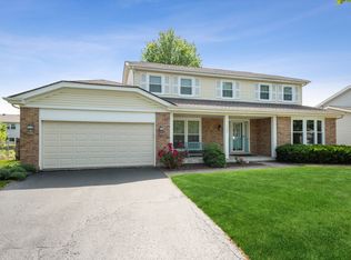 662 Andrew Ln, Carol Stream, IL 60188