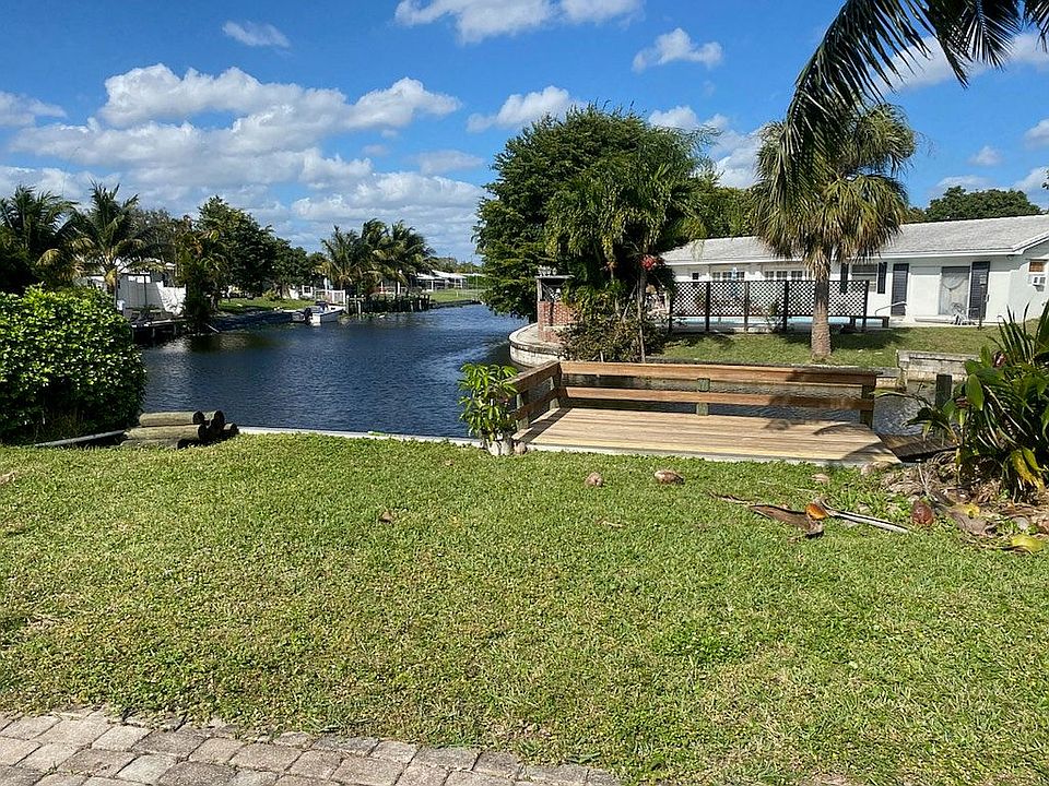 2nd image of 2065 Carambola Rd