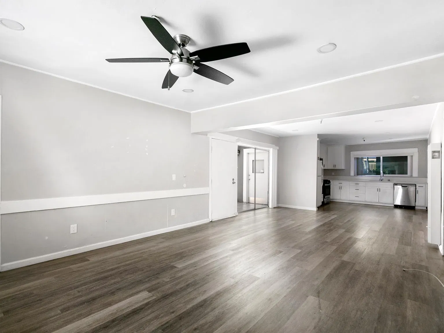 4 bed, 2.5 bath, 1725 sqft, $3,300 — Photo 2
