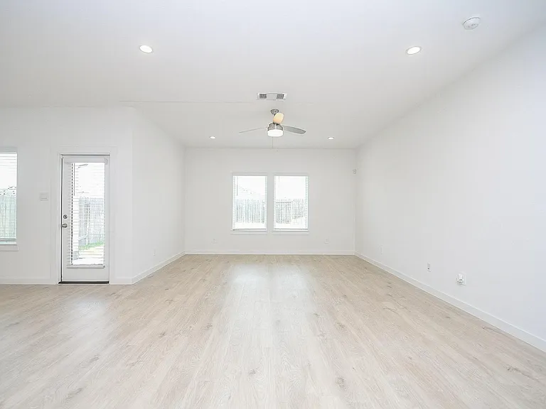 30030 Gallatin River Ln — Photo 3