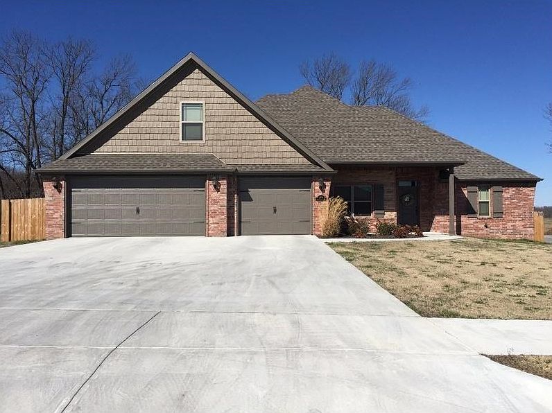 1st image of 2404 Bridlecreek