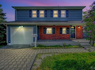 2 Wick Dr, Sayreville, NJ
