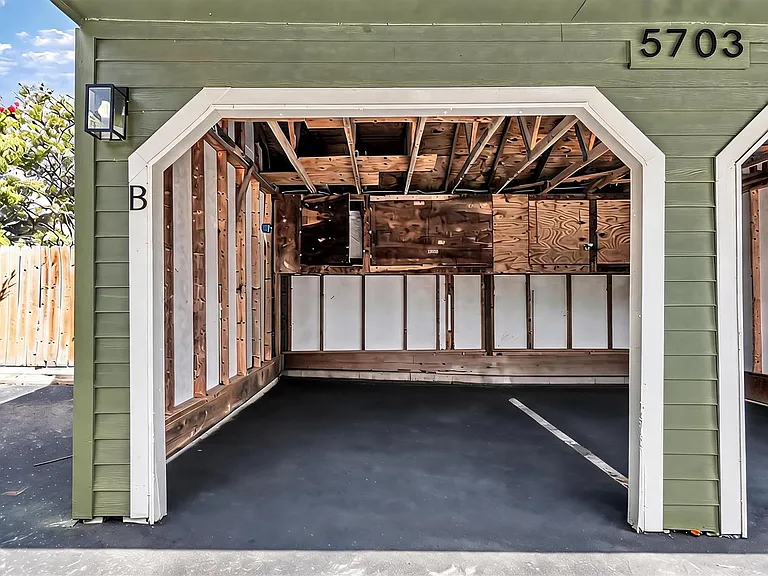 5703 W Gate Blvd #B — Photo 22