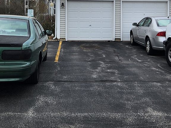 4th image of 1676 Cornell Dr