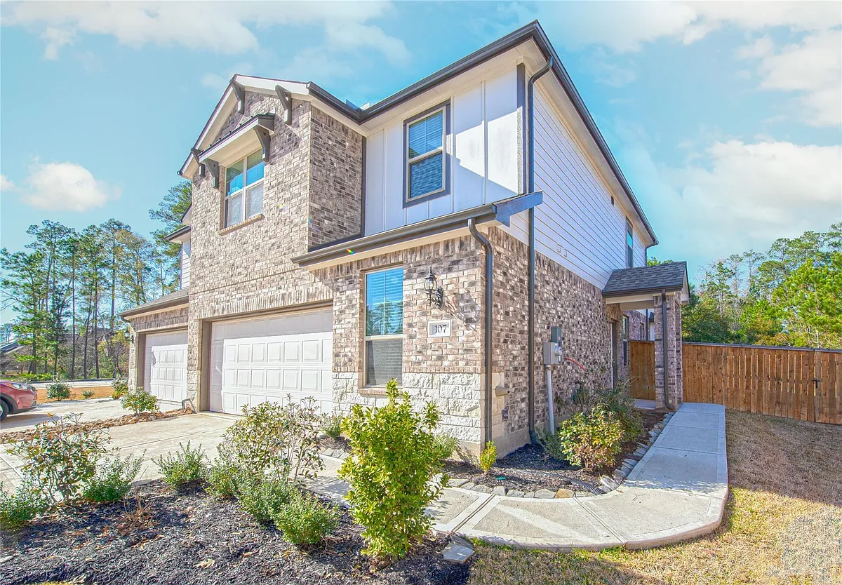 Building Photo - 107 Silver Sky Ct