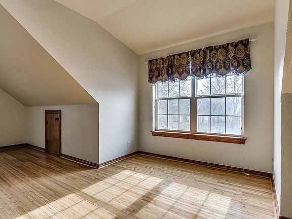 3rd image of 3107 Harwich Ct